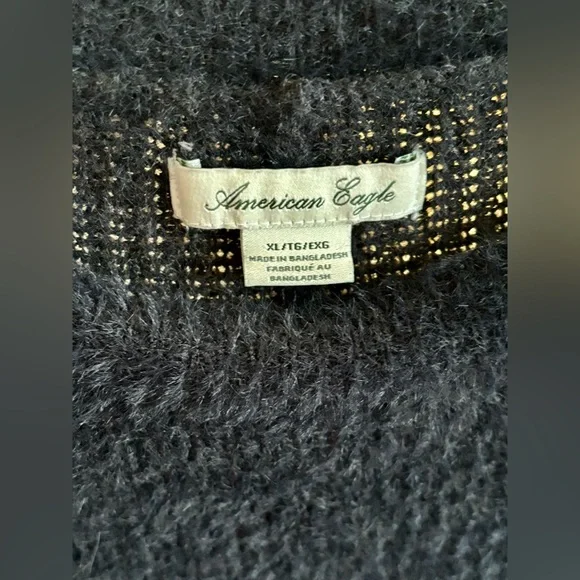 🖤 Open Backed Sweater 🖤 - Picture 3 of 3